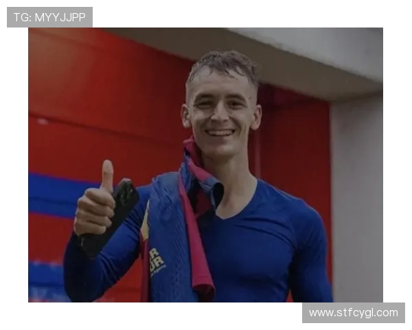 巴萨19岁新星马克斯获弗里克重点培养随一线队训练填补中场空缺