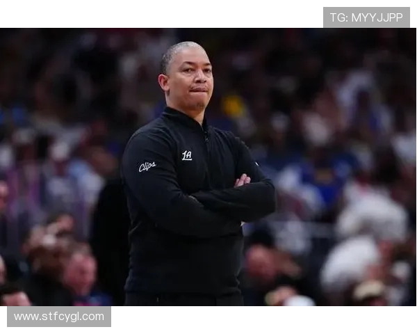 卢谈球队半场防守效率下滑问题：与范甘迪沟通为关键